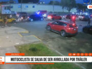 Trujillo: motociclista se salva tras impactante accidente con tráiler