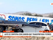 Lima: auto queda empotrado contra camión que transportaba fierros en Huacho