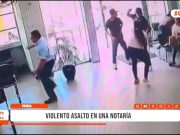 Piura: delincuentes armados desatan violento asalto en notaría