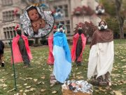 Pesebre polémico en Chicago: el niño Jesús esposado reabre el debate migratorio