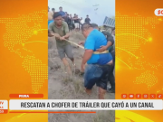 Piura: rescatan conductor tras caída de tráiler a canal