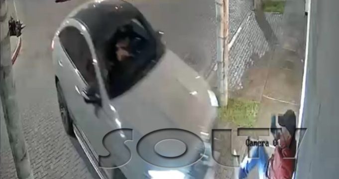 Trujillo: mujer atropella y casi mata a vigilante en Urb. Palmas del Golf