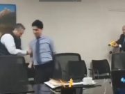 Lima: Alcalde de Surco dispara pistola eléctrica contra asesor