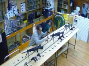 Lima: Delincuentes se llevan más de 30 armas de tienda en Surco
