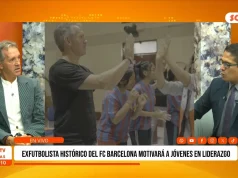 Exjugador del Barcelona impulsa educación y deporte para niños en La Libertad