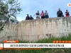 Moyobamba: auto se despista y cae de carretera hasta otra vía