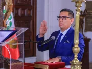 Ministro de Trabajo Fredy Solano renuncia en medio de acusaciones por presunto certificado laboral falso