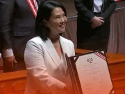 Keiko Fujimori recibe sus credenciales y asume oficialmente su condición de presidenta electa