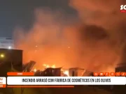 Lima: incendio arrasó con fábrica de cosméticos en Los Olivos