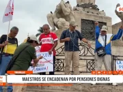 Trujillo: maestros se encadenan por pensiones dignas