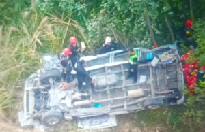Cajamarca: 14 muertos y 5 heridos tras caída de combi a un abismo