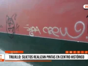 Trujillo: Captan a sujetos realizando pintas en el centro histórico