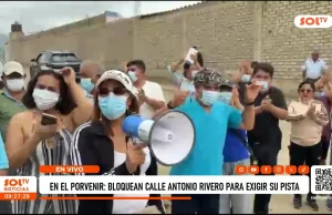 Trujillo: vecinos bloquean calle Antonio Rivero para exigir la construcción de su pista