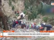 La Libertad: Conductor de camión cisterna a un río en Huamachuco
