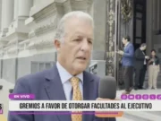 «Es una vergüenza que ahora los alumnos no respeten a los maestros; espero que los colegios privados tomen el ejemplo de lo que se está haciendo en el sector público»: Raúl Barrios, presidente de la Cámara de Comercio de Lima